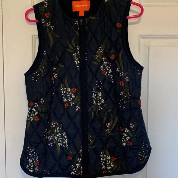 Joe Fresh quilted floral vest - Picture 5 of 7